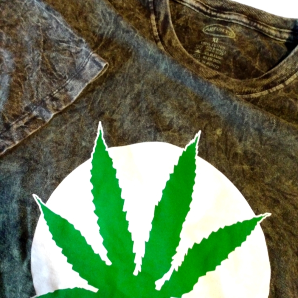 ART ON T's Vegetarian‎ Green Short Sleeve Tshirt size XLarge men's.